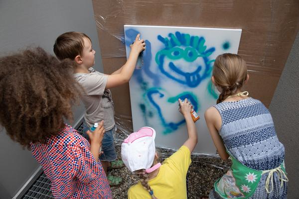 MuseumsQuartier: Bunny in the house (Street Art/Graffiti Workshop) @ Q21 - KinderKulturParcours (16.6.2018) https://www.mqw.at/programm/kinderkulturparcours | Foto: eSeL Foto: eSeL.at - Lorenz Seidler