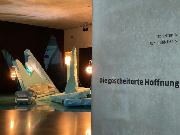 Kunsthaus Bregenz: Jakob Lena Knebl & Ashley Hans Scheirl - Seasonal Greetings (12.12.20 - 14.3.21 - currently closed due to Lockdown) https://www.kunsthaus-bregenz.at/ausstellungen/aktuelle-ausstellung/knebl-scheirl | Foto: eSeL