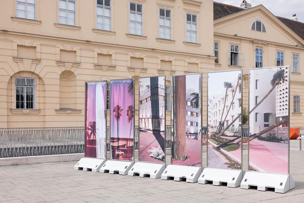 MuseumsQuartier Wien: Anastasia Samoylova "FloodZone" (MQ Vorplatz) Foto: eSeL.at - Lorenz Seidler Foto: eSeL Lorenz Seidler