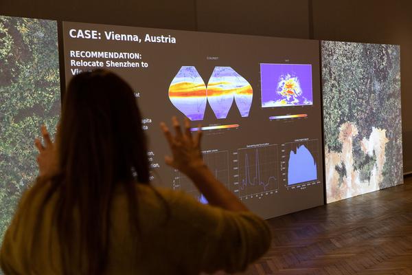 ERSTE Foundation Tipping Point Talks 2019: Uncanny Values Kuratorinführung @ MAK (19.9.2019) http://www.erstestiftung.org/de/200 | Foto: eSeL Foto: eSeL.at - Lorenz Seidler