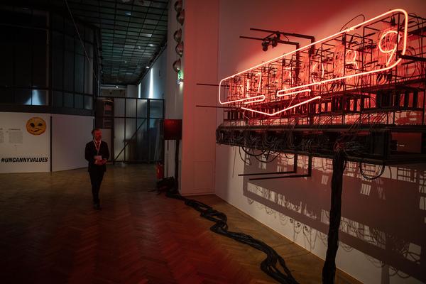 ERSTE Foundation Tipping Point Talks 2019: Uncanny Values Kuratorinführung @ MAK (19.9.2019) http://www.erstestiftung.org/de/200 | Foto: eSeL Foto: eSeL.at - Lorenz Seidler