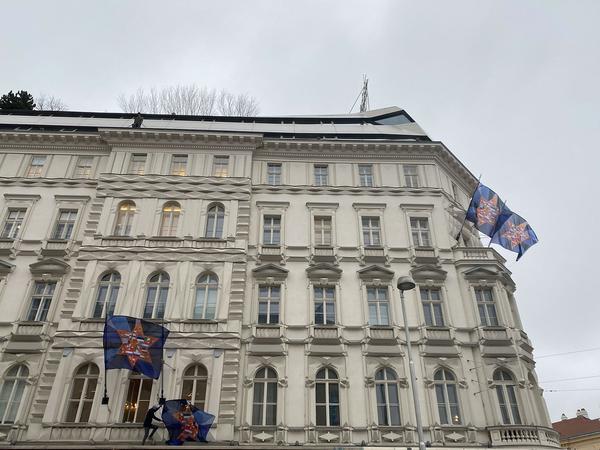 VARTA Haus: Wiener Times "27 Länder – ein Stern" (seit 25.11.2020) https://www.wertinvest.at/de/varta-haus | Foto: eSeL