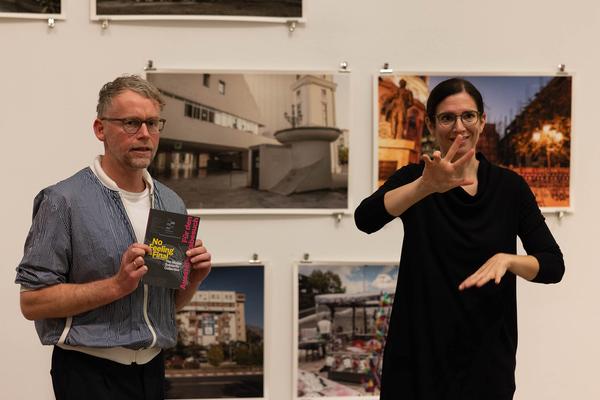 Kunsthalle Wien: VIENNA ART WEEK für Alle: ÖGS Führung "No Feeling Is Final" (14.11.2023) Foto: eSeL.at - Lorenz Seidler Foto: eSeL Lorenz Seidler