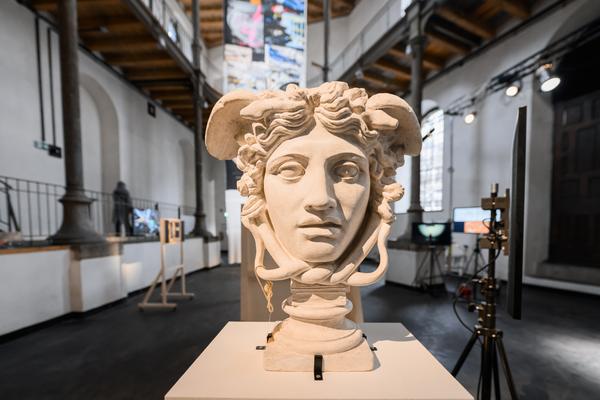 Alexander Kluge: Nachts träumen die Kulissen von ungesehenen Bildern (Akademie der bildenden Künste Wien - Prospekthof, 05.02. - 24.02.2026) Foto: eSeL.at - Joanna Pianka