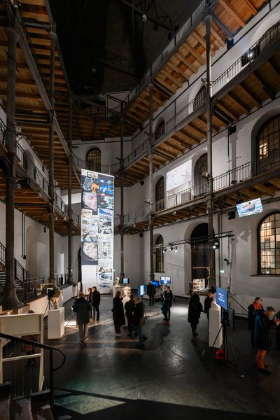 Alexander Kluge: Nachts träumen die Kulissen von ungesehenen Bildern - Eröffnung (Akademie der bildenden Künste Wien - Prospekthof, 05.02.2026) Foto: eSeL.at - Joanna Pianka