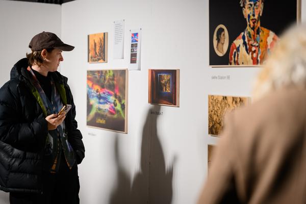 Alexander Kluge: Nachts träumen die Kulissen von ungesehenen Bildern - Eröffnung (Akademie der bildenden Künste Wien - Prospekthof, 05.02.2026) Foto: eSeL.at - Joanna Pianka