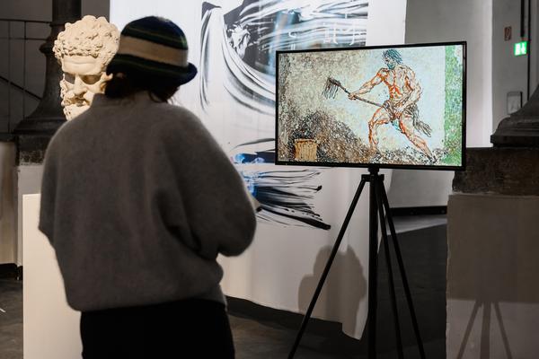 Alexander Kluge: Nachts träumen die Kulissen von ungesehenen Bildern - Eröffnung (Akademie der bildenden Künste Wien - Prospekthof, 05.02.2026) Foto: eSeL.at - Joanna Pianka