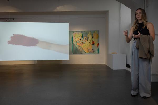 Alina Sokolova &quot;Ambivalent Feeling of Staying Alive&quot;. Erste Bank Art Award 2025 (DAS WEISSE HAUS, 9.9.2025) Foto: eSeL.at - Lorenz Seidler