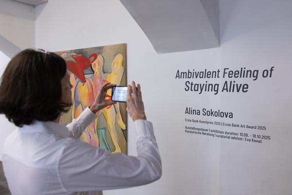 Alina Sokolova &quot;Ambivalent Feeling of Staying Alive&quot;. Erste Bank Art Award 2025 (DAS WEISSE HAUS, 9.9.2025) Foto: eSeL.at - Lorenz Seidler
