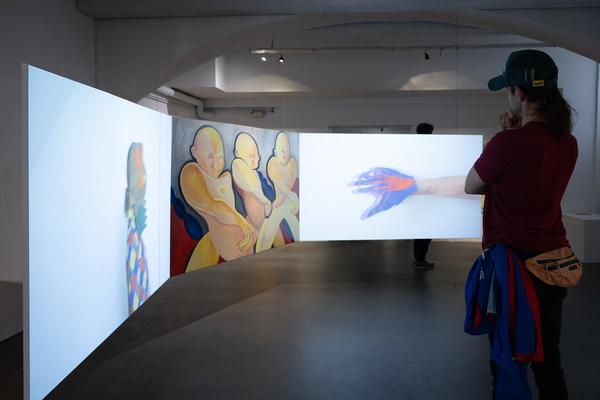 Alina Sokolova "Ambivalent Feeling of Staying Alive". Erste Bank Art Award 2025 (DAS WEISSE HAUS, 9.9.2025) Foto: eSeL.at - Lorenz Seidler