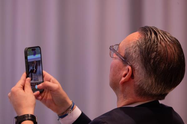 ReGenerativa Auftakt: &quot;Imagine Regenerative Futures&quot; (MQ Libelle, 1.12.2025) Foto: eSeL.at - Lorenz Seidler