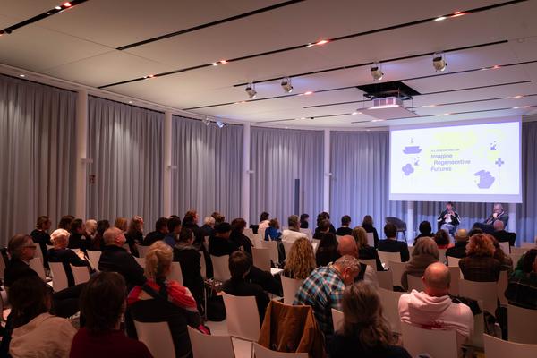 ReGenerativa Auftakt: &quot;Imagine Regenerative Futures&quot; (MQ Libelle, 1.12.2025) Foto: eSeL.at - Lorenz Seidler