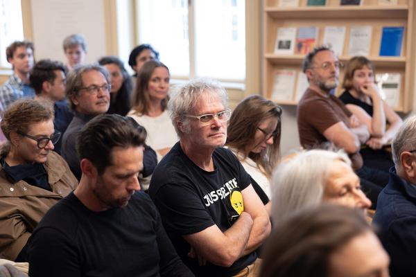 "Anecdotes and Arguments: How the colour of individual life allows for broader interpretations of the Holocaust" Timothy Snyder in conversation with Stephen Naron (Sigmund Freud Museum, 18.5.2026) Foto: eSeL.at - Lorenz Seidler