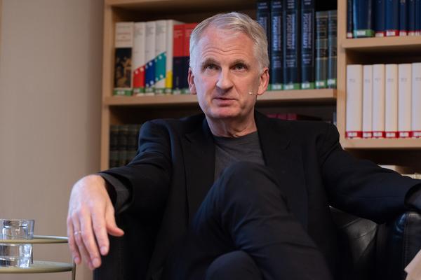 "Anecdotes and Arguments: How the colour of individual life allows for broader interpretations of the Holocaust" Timothy Snyder in conversation with Stephen Naron (Sigmund Freud Museum, 18.5.2026) Foto: eSeL.at - Lorenz Seidler