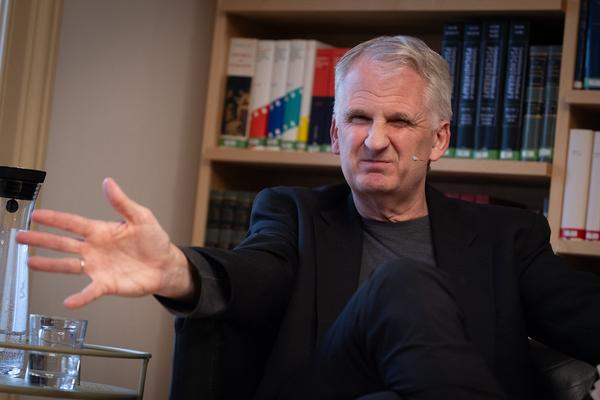 "Anecdotes and Arguments: How the colour of individual life allows for broader interpretations of the Holocaust" Timothy Snyder in conversation with Stephen Naron (Sigmund Freud Museum, 18.5.2026) Foto: eSeL.at - Lorenz Seidler