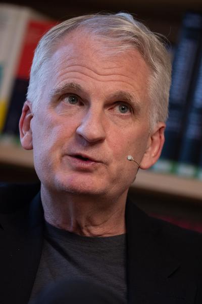 "Anecdotes and Arguments: How the colour of individual life allows for broader interpretations of the Holocaust" Timothy Snyder in conversation with Stephen Naron (Sigmund Freud Museum, 18.5.2026) Foto: eSeL.at - Lorenz Seidler