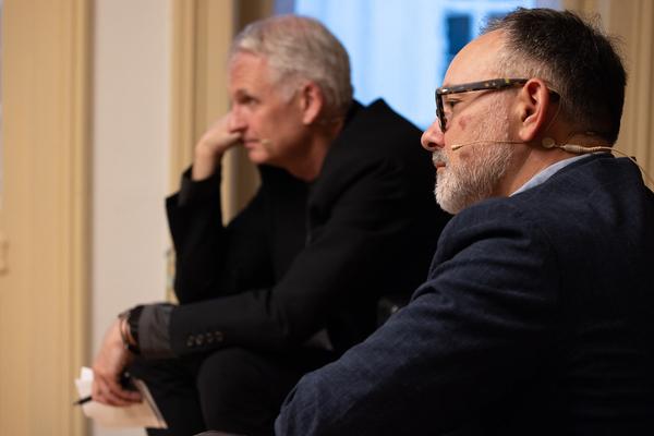 "Anecdotes and Arguments: How the colour of individual life allows for broader interpretations of the Holocaust" Timothy Snyder in conversation with Stephen Naron (Sigmund Freud Museum, 18.5.2026) Foto: eSeL.at - Lorenz Seidler