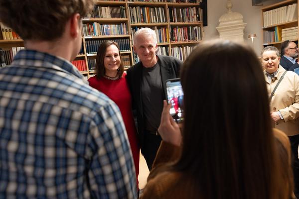 "Anecdotes and Arguments: How the colour of individual life allows for broader interpretations of the Holocaust" Timothy Snyder in conversation with Stephen Naron (Sigmund Freud Museum, 18.5.2026) Foto: eSeL.at - Lorenz Seidler