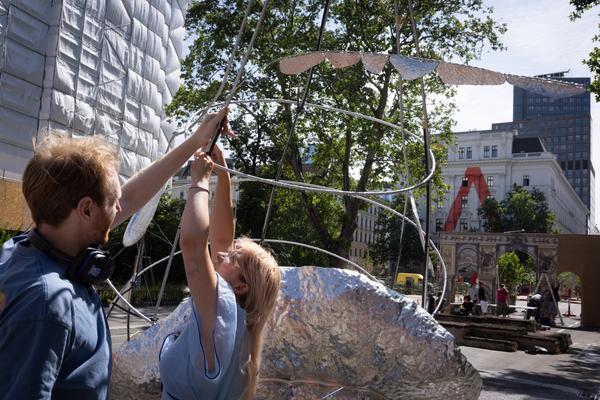 Angewandte Festival 2025: Monuments of the Future. Platzgestaltung Abt. Design Investigations (Oskar Kokoschka Platz, 25.6. - 28.6.2025) Foto: eSeL.at - Lorenz Seidler
