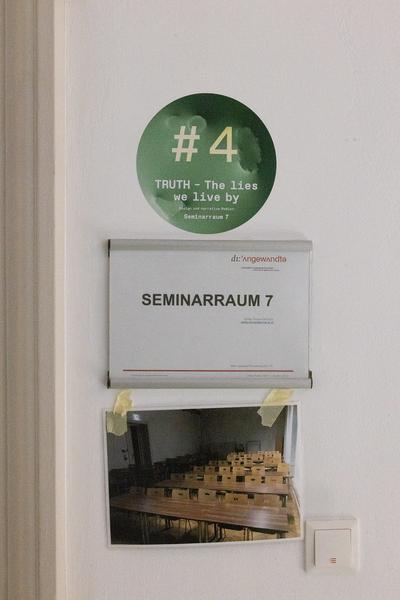 Angewandte Festival 2025: Truth the Lies we live by (Seminarraum 7, 25.6. - 28.6.2025) Foto: eSeL.at - Lorenz Seidler