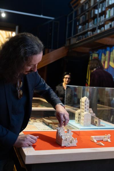 Architekturbaukästen 1890-1990. Die große Mitspielausstellung (MAK - Kunstblättersaal &amp; Offene Direktion, 7.10.2026 – 14.3.2027) Foto: eSeL.at - Lorenz Seidler