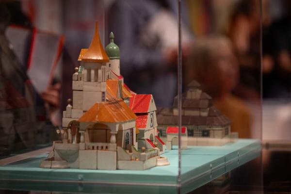 Architekturbaukästen 1890-1990. Die große Mitspielausstellung (MAK - Kunstblättersaal &amp; Offene Direktion, 7.10.2026 – 14.3.2027) Foto: eSeL.at - Lorenz Seidler