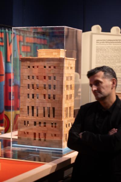 Architekturbaukästen 1890-1990. Die große Mitspielausstellung (MAK - Kunstblättersaal &amp; Offene Direktion, 7.10.2026 – 14.3.2027) Foto: eSeL.at - Lorenz Seidler