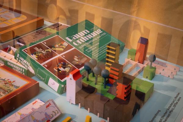 Architekturbaukästen 1890-1990. Die große Mitspielausstellung (MAK - Kunstblättersaal &amp; Offene Direktion, 7.10.2026 – 14.3.2027) Foto: eSeL.at - Lorenz Seidler