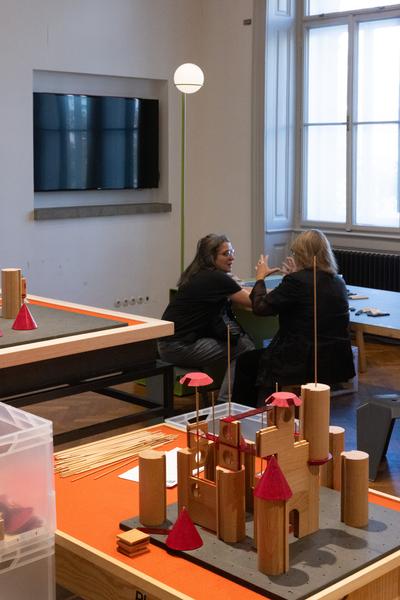 Architekturbaukästen 1890-1990. Die große Mitspielausstellung (MAK - Kunstblättersaal &amp; Offene Direktion, 7.10.2026 – 14.3.2027) Foto: eSeL.at - Lorenz Seidler