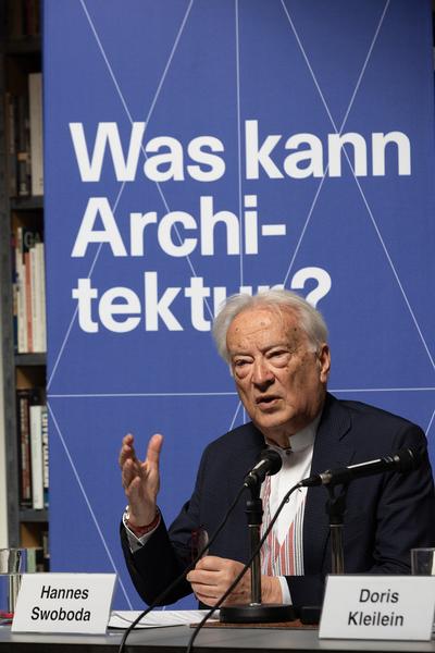 Neue Direktorin des Architektur-zentrum Wien: Doris Kleilein (Pressekonferenz AzW Bibliothek, 22.4.2026) Foto: eSeL.at - Lorenz Seidler