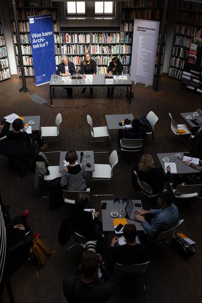 Neue Direktorin des Architektur-zentrum Wien: Doris Kleilein (Pressekonferenz AzW Bibliothek, 22.4.2026) Foto: eSeL.at - Lorenz Seidler