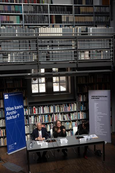 Neue Direktorin des Architektur-zentrum Wien: Doris Kleilein (Pressekonferenz AzW Bibliothek, 22.4.2026) Foto: eSeL.at - Lorenz Seidler