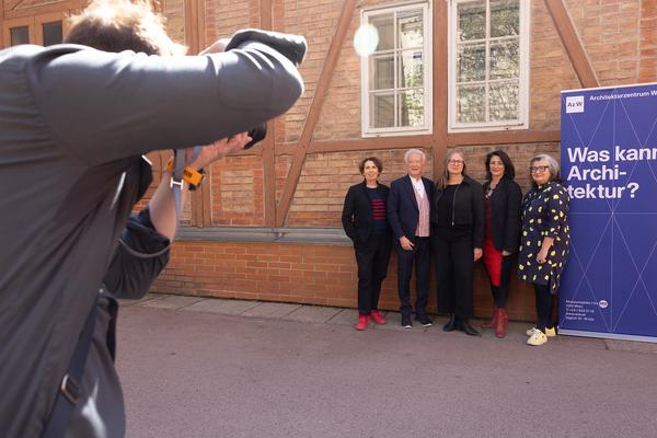 Neue Direktorin des Architektur-zentrum Wien: Doris Kleilein (Pressekonferenz AzW Bibliothek, 22.4.2026) Foto: eSeL.at - Lorenz Seidler