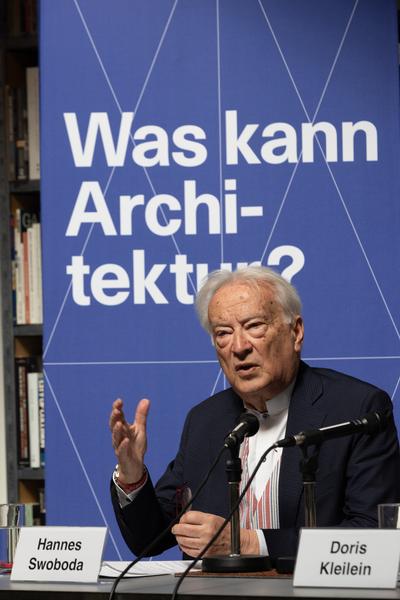 Neue Direktorin des Architektur-zentrum Wien: Doris Kleilein (Pressekonferenz AzW Bibliothek, 22.4.2026) Foto: eSeL.at - Lorenz Seidler