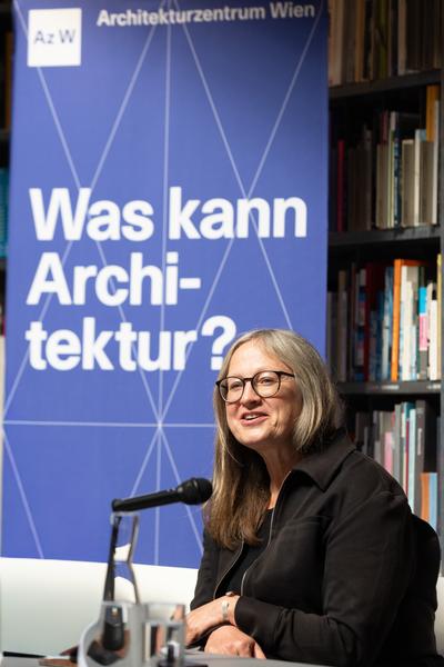 Neue Direktorin des Architektur-zentrum Wien: Doris Kleilein (Pressekonferenz AzW Bibliothek, 22.4.2026) Foto: eSeL.at - Lorenz Seidler