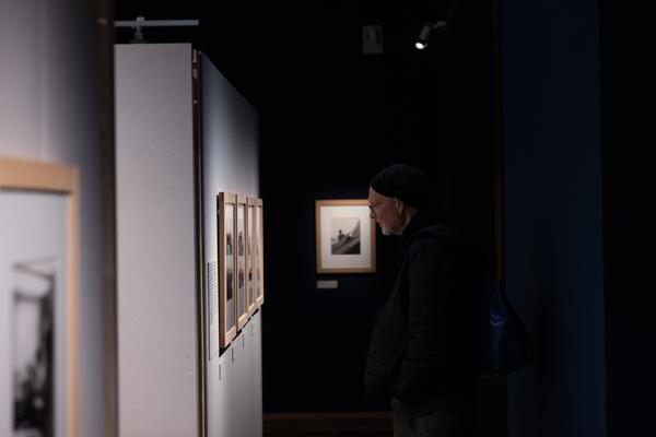 Barbara Pflaum: Schaufenster des Alltags (MAK, 15.4. - 16.8.2026) Foto: eSeL.at - Lorenz Seidler