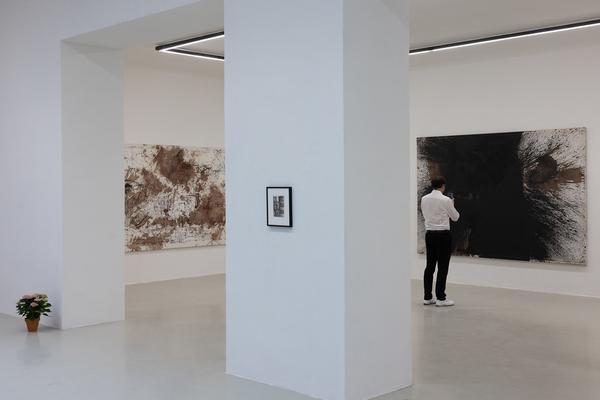 Hermann Nitsch "Bayreuth Walküre" (Galerie Kandlhofer, 26.6. - 26.7.2025) Foto: eSeL.at - Lorenz Seidler