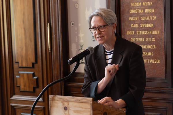 Festakt: Berufstitel "Professorin" an Frau Dr.in Johanna Schwanberg (Künstlerhaus Ranftlzimmer, 21.4.2026) Foto: eSeL.at - Lorenz Seidler
