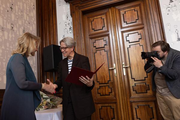 Festakt: Berufstitel "Professorin" an Frau Dr.in Johanna Schwanberg (Künstlerhaus Ranftlzimmer, 21.4.2026) Foto: eSeL.at - Lorenz Seidler
