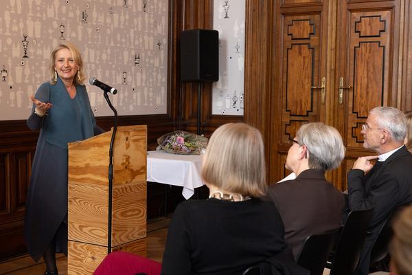 Festakt: Berufstitel "Professorin" an Frau Dr.in Johanna Schwanberg (Künstlerhaus Ranftlzimmer, 21.4.2026) Foto: eSeL.at - Lorenz Seidler