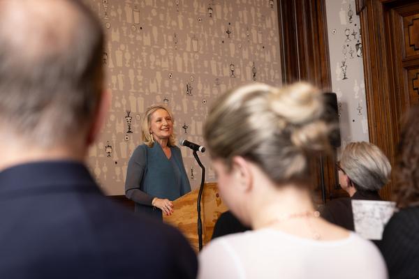 Festakt: Berufstitel "Professorin" an Frau Dr.in Johanna Schwanberg (Künstlerhaus Ranftlzimmer, 21.4.2026) Foto: eSeL.at - Lorenz Seidler