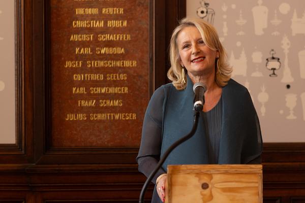 Festakt: Berufstitel "Professorin" an Frau Dr.in Johanna Schwanberg (Künstlerhaus Ranftlzimmer, 21.4.2026) Foto: eSeL.at - Lorenz Seidler