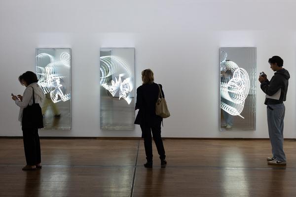 Brigitte Kowanz "Licht ist, was wir sehen" (Albertina, 18.7. - 16.11.2025) Foto: eSeL.at - Lorenz Seidler