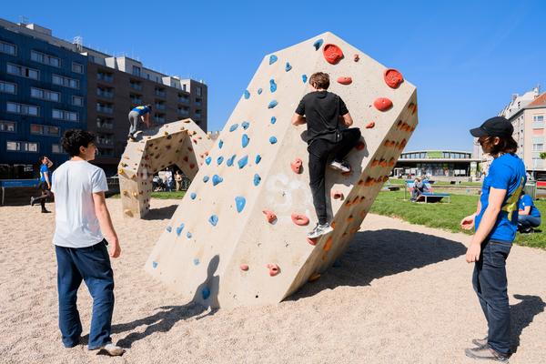 Creatives for Vienna – Making Spaces X Klima Biennale Wien: Bruno – Workshop „Let’s Bruno“ (Bruno-Pittermann-Platz, 24.04.2026) Foto: Wirtschaftsagentur Wien / eSeL.at - Joanna Pianka