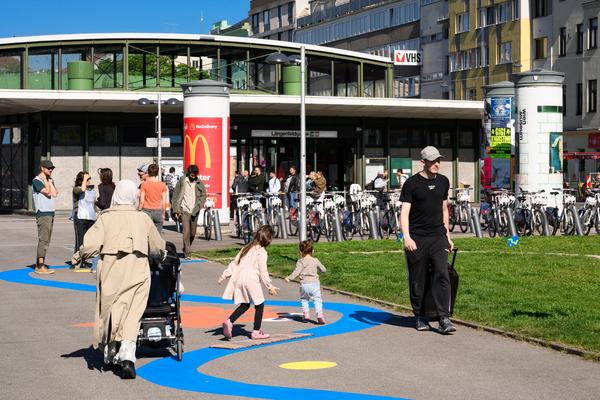 Creatives for Vienna – Making Spaces X Klima Biennale Wien: Bruno – Workshop „Let’s Bruno“ (Bruno-Pittermann-Platz, 24.04.2026) Foto: Wirtschaftsagentur Wien / eSeL.at - Joanna Pianka