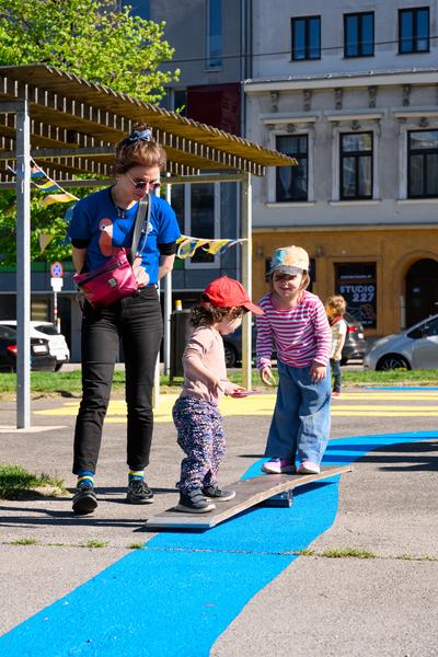 Creatives for Vienna – Making Spaces X Klima Biennale Wien: Bruno – Workshop „Let’s Bruno“ (Bruno-Pittermann-Platz, 24.04.2026) Foto: Wirtschaftsagentur Wien / eSeL.at - Joanna Pianka