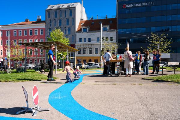 Creatives for Vienna – Making Spaces X Klima Biennale Wien: Bruno – Workshop „Let’s Bruno“ (Bruno-Pittermann-Platz, 24.04.2026) Foto: Wirtschaftsagentur Wien / eSeL.at - Joanna Pianka