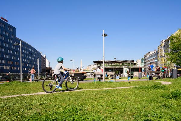 Creatives for Vienna – Making Spaces X Klima Biennale Wien: Bruno – Workshop „Let’s Bruno“ (Bruno-Pittermann-Platz, 24.04.2026) Foto: Wirtschaftsagentur Wien / eSeL.at - Joanna Pianka