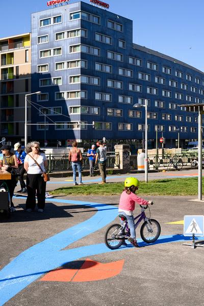 Creatives for Vienna – Making Spaces X Klima Biennale Wien: Bruno – Workshop „Let’s Bruno“ (Bruno-Pittermann-Platz, 24.04.2026) Foto: Wirtschaftsagentur Wien / eSeL.at - Joanna Pianka