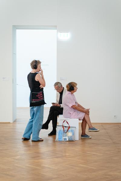 Eröffnung Care – zwischen Zärtlichkeit und Widerstand 05.09. - 12.10.2025 (Exhibit Galerie, Akademie der bildenden Künste Wien, 04.09.2025) Foto: eSeL.at - Robert Puteanu